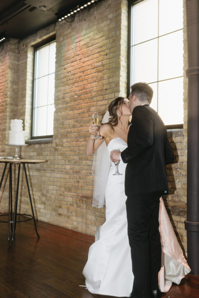 The-Ivy-House-Milwaukee-Milwaukee-Wedding-Photographer