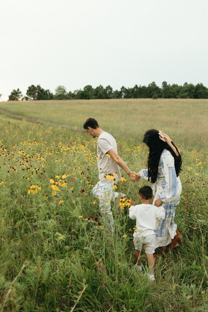 Palisades State Park Family Session with Wildflowers