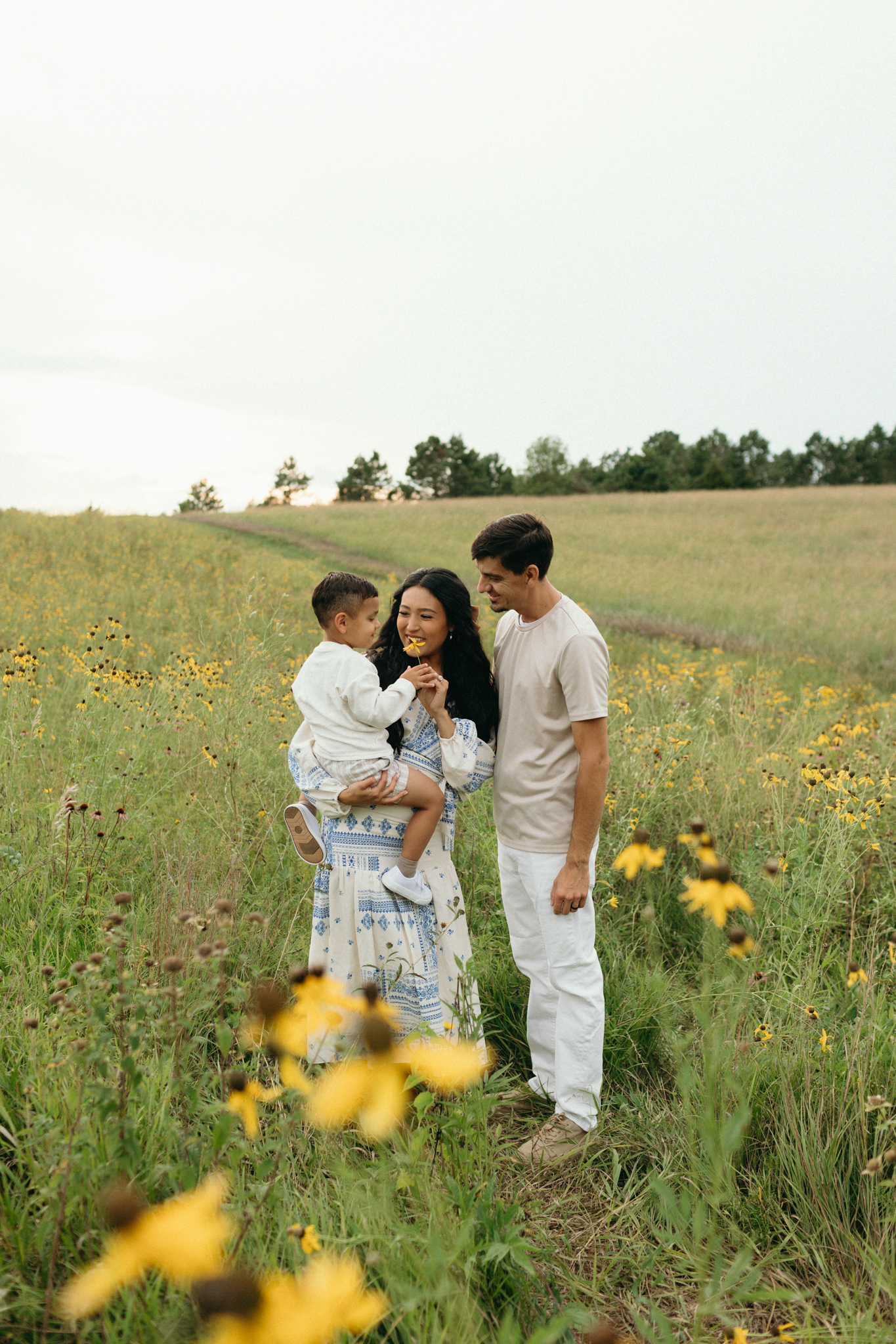 Palisades State Park Family Session with Wildflowers