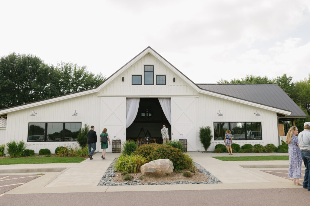 The Veranda by Meadow Barn Wedding Venue Sioux Falls, Sioux Falls Wedding Photographer