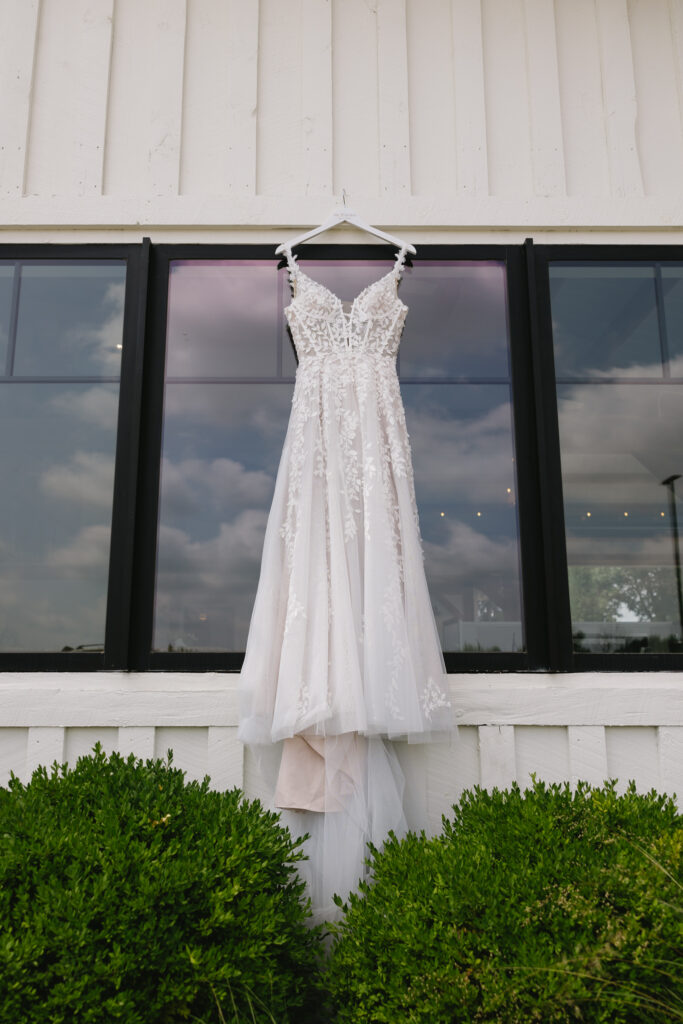 The Veranda by Meadow Barn Wedding Venue Sioux Falls, Sioux Falls Wedding Photographer