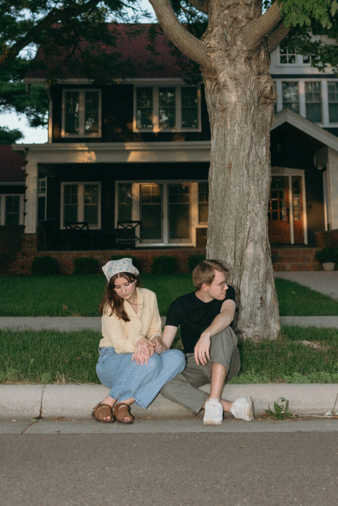 romantic couples picnic in McKennan Park