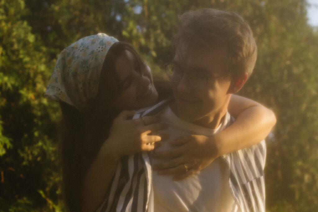 romantic couples picnic in McKennan Park