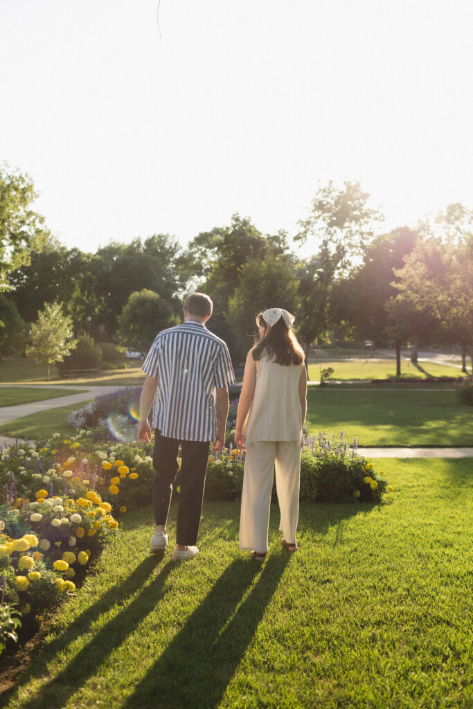 romantic couples picnic in McKennan Park